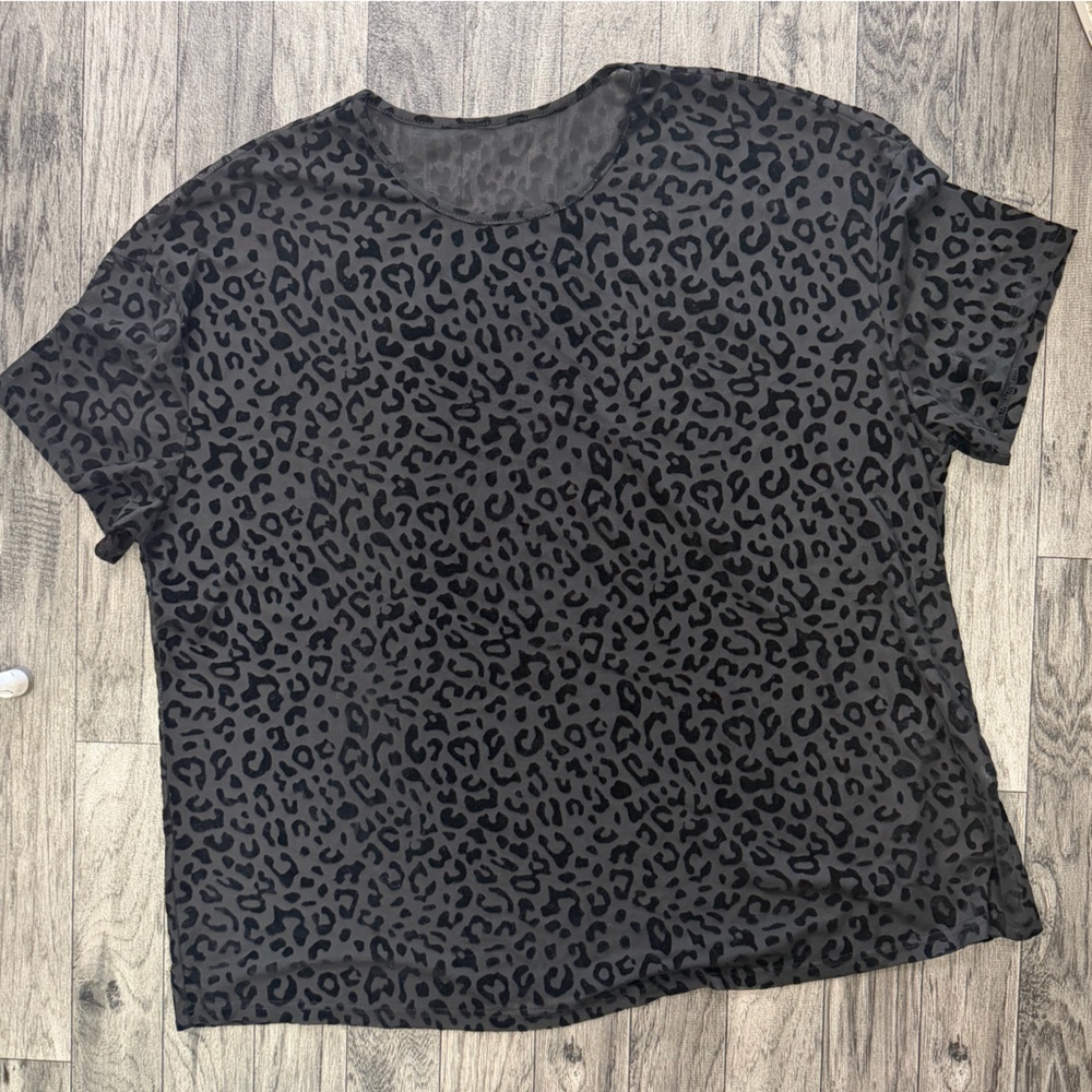 Black Leopard velvet burnout Print Blouse. Size 1x